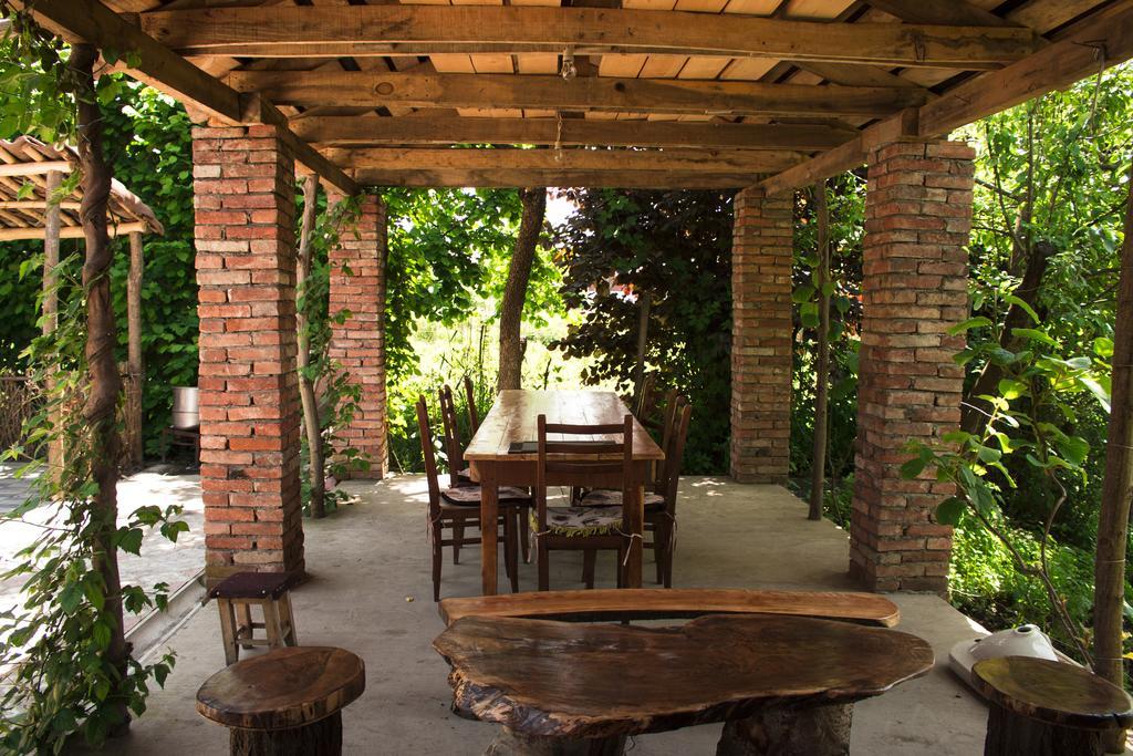 Nona Guest House Shilda エクステリア 写真