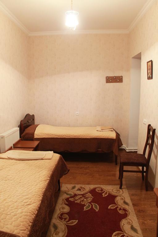 Nona Guest House Shilda エクステリア 写真