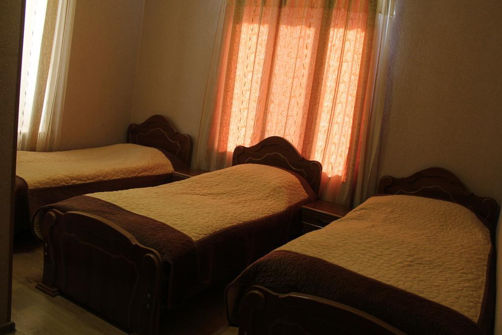 Nona Guest House Shilda エクステリア 写真